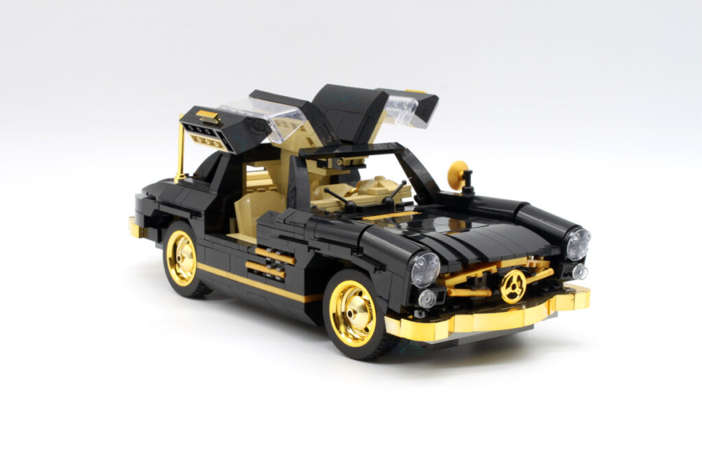 Mould King 10005 - 300SL Oldtimer Flügeltürer - Produktbild - Ansicht vorne rechts Türen auf