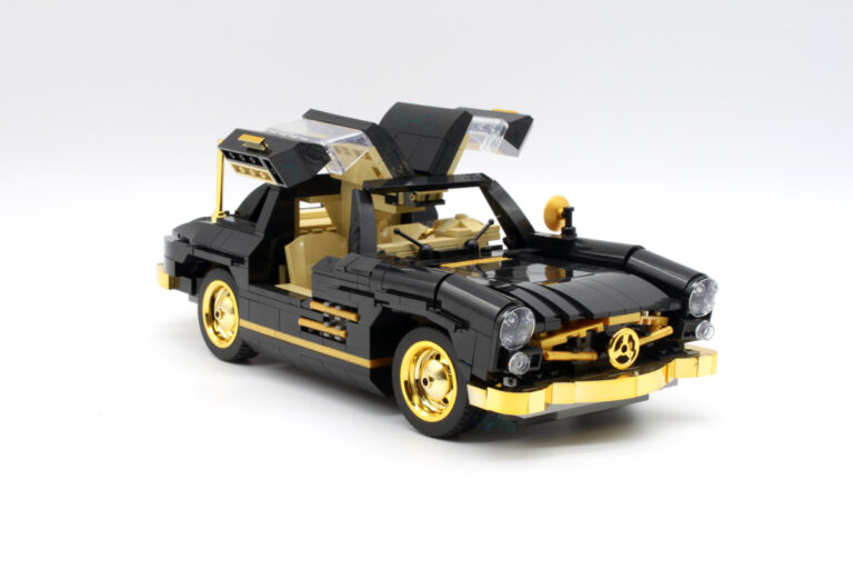 Mould King 10005 - 300SL Oldtimer Flügeltürer - Produktbild - Ansicht vorne rechts Türen auf