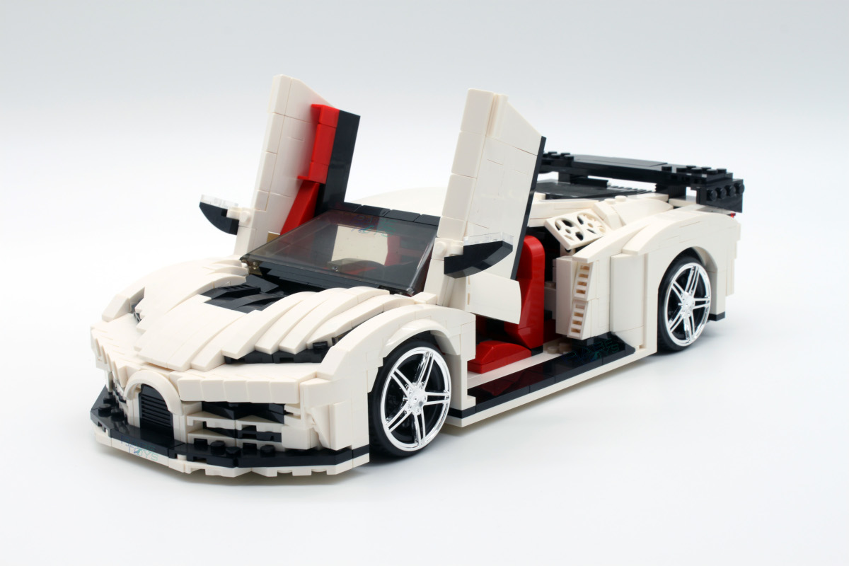 Mould King 10004 - EB-110 Special Centodieci Sportwagen - Produktbild - Ansicht vorne links Türen auf
